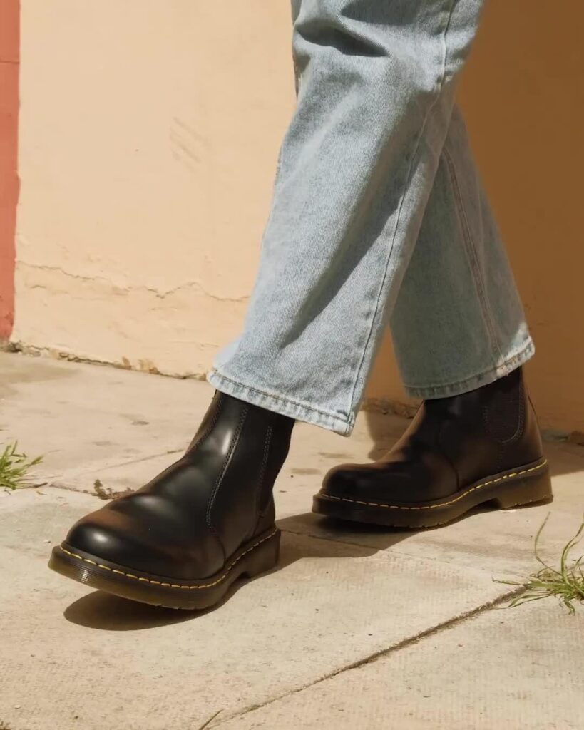 Yellow Stitch Leather Chelsea Boot 7 CM / 2.76 Inches